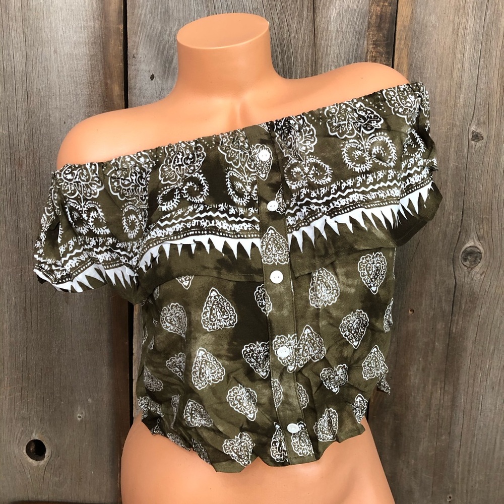 Sadie & Sage Off Shoulder Top in Olive Green Print Size Medium